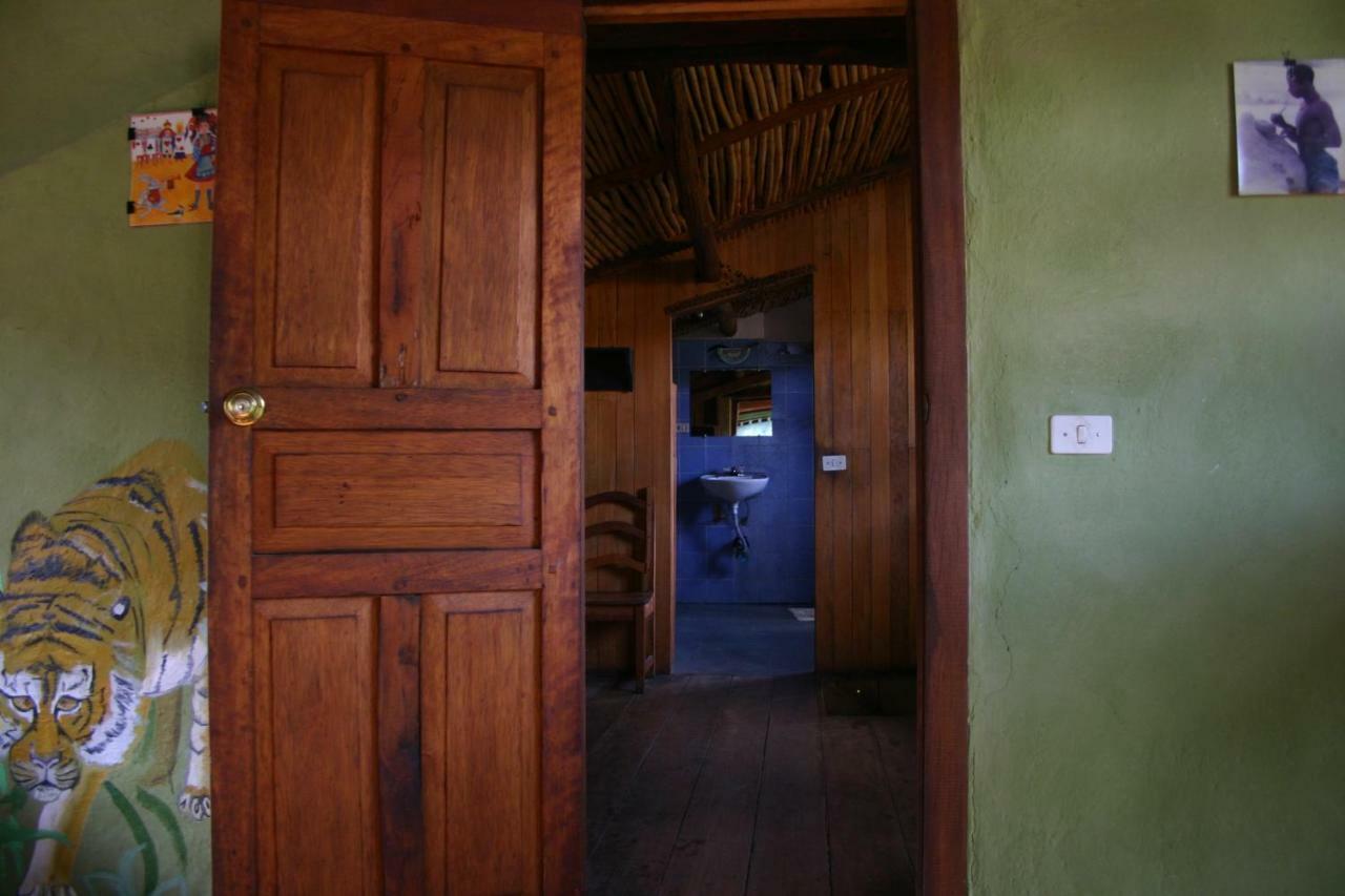Avalon Hostal Boutique Vilcabamba Exterior photo